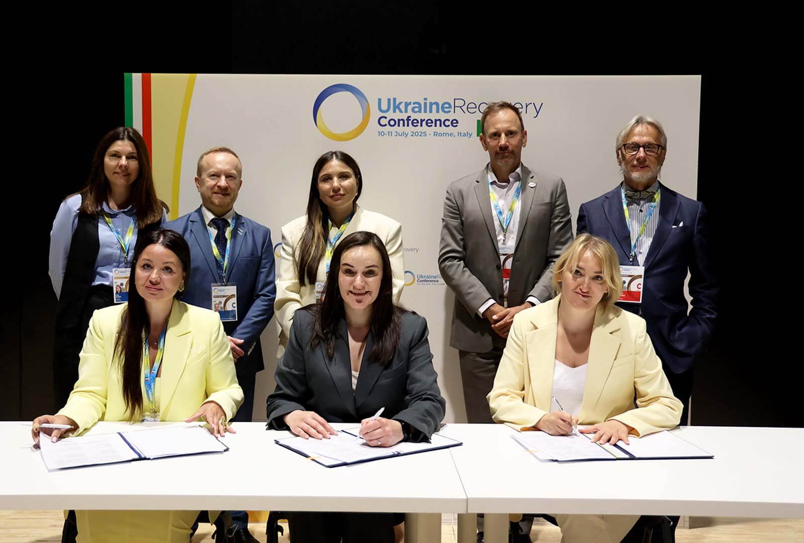 CORE, in collaboration with the Ukrainian Ministry of Economy, pose for a photo of the signing of the agreement.