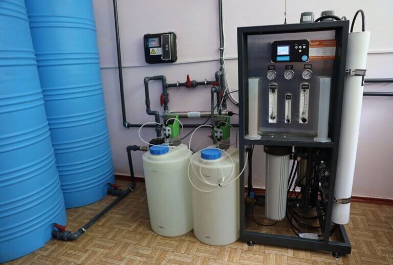 water filtration system with tanks - ukraine 3